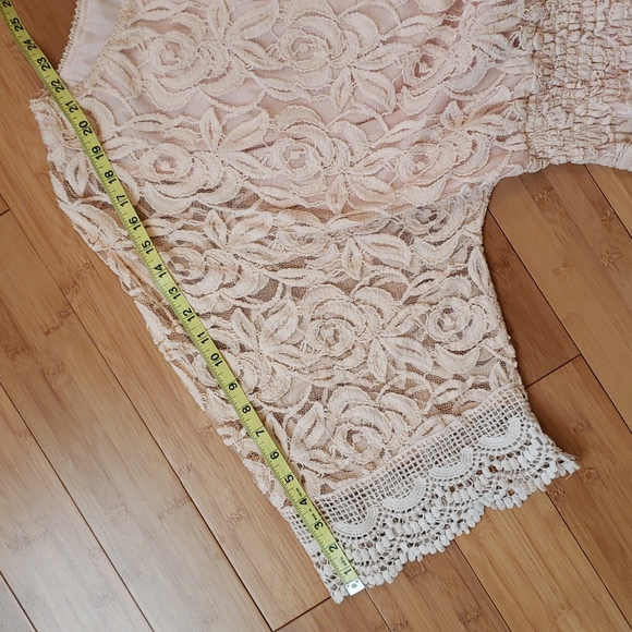 LACE BLOUCE - Picture 7 of 10